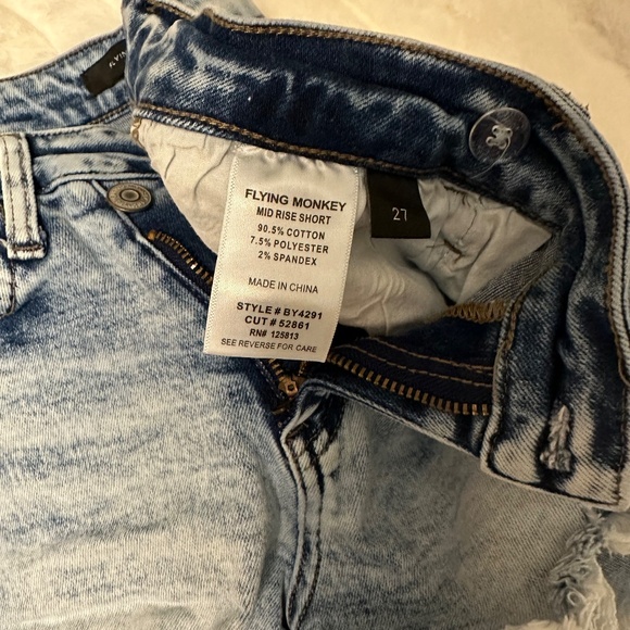 Flying Monkey Mid-Rise Blue Jean Shorts Size 27 - Picture 3 of 4